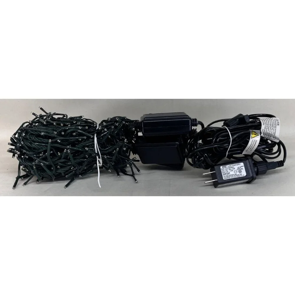 NIB Holiday Bright Lights 400 LED Cascading Cluster Rain Light Set